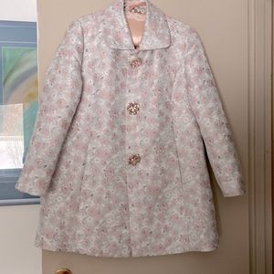 Beautiful coat. Step ‘n Out. Brand new. Never worn. Size large